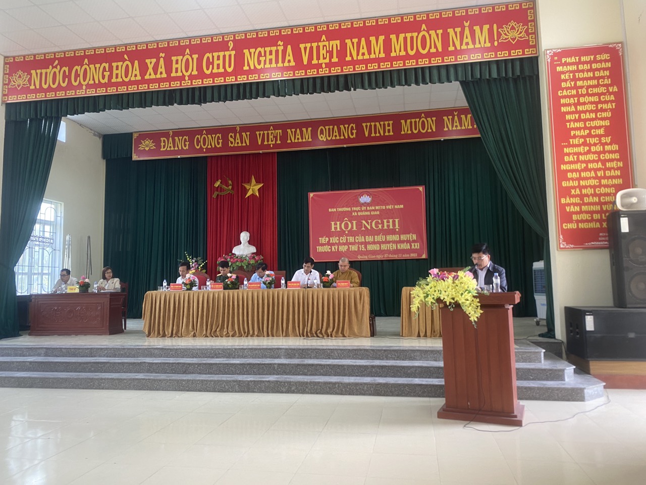 Sáng ngày 27/11/2023. Tổ số 5 đại biểu HĐND huyện tiếp xúc cử tri trước kỳ họp thứ 15 HĐND huyện với các xã Quảng Lưu, Quảng Giao, Quảng Hải tại hội trường công sở xã  Quảng Giao.